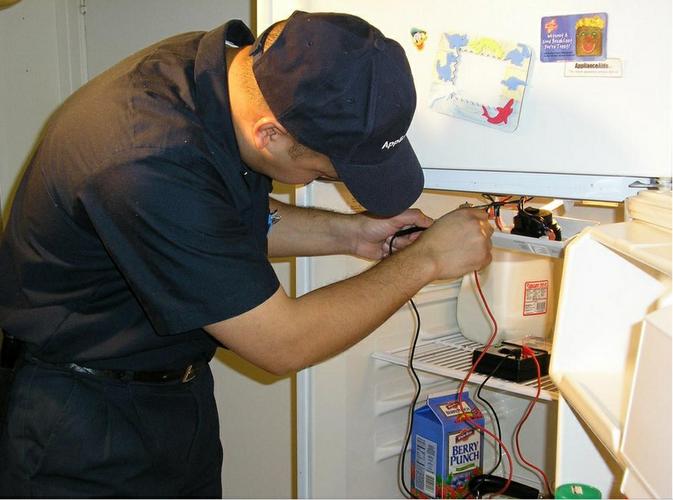 Sửa tủ lạnh tại nhà ở quận Hoàn Kiếm