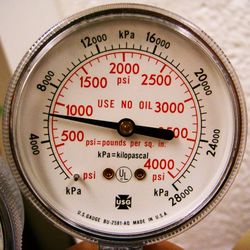 Đồng hồ đo áp suất gas điều hòa đơn vị psi